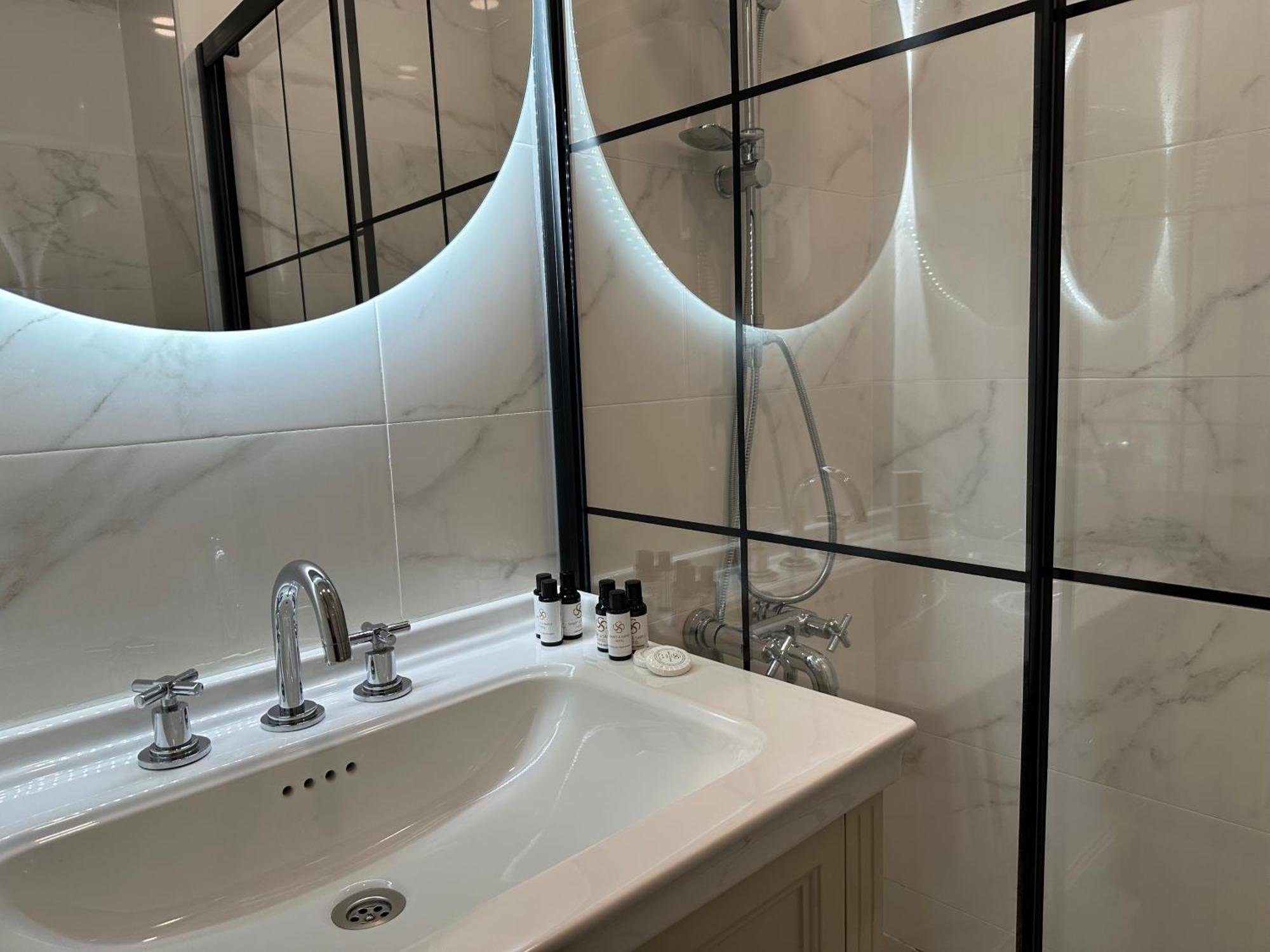 Smart And Simple Hotel Karakoy — Photos 3